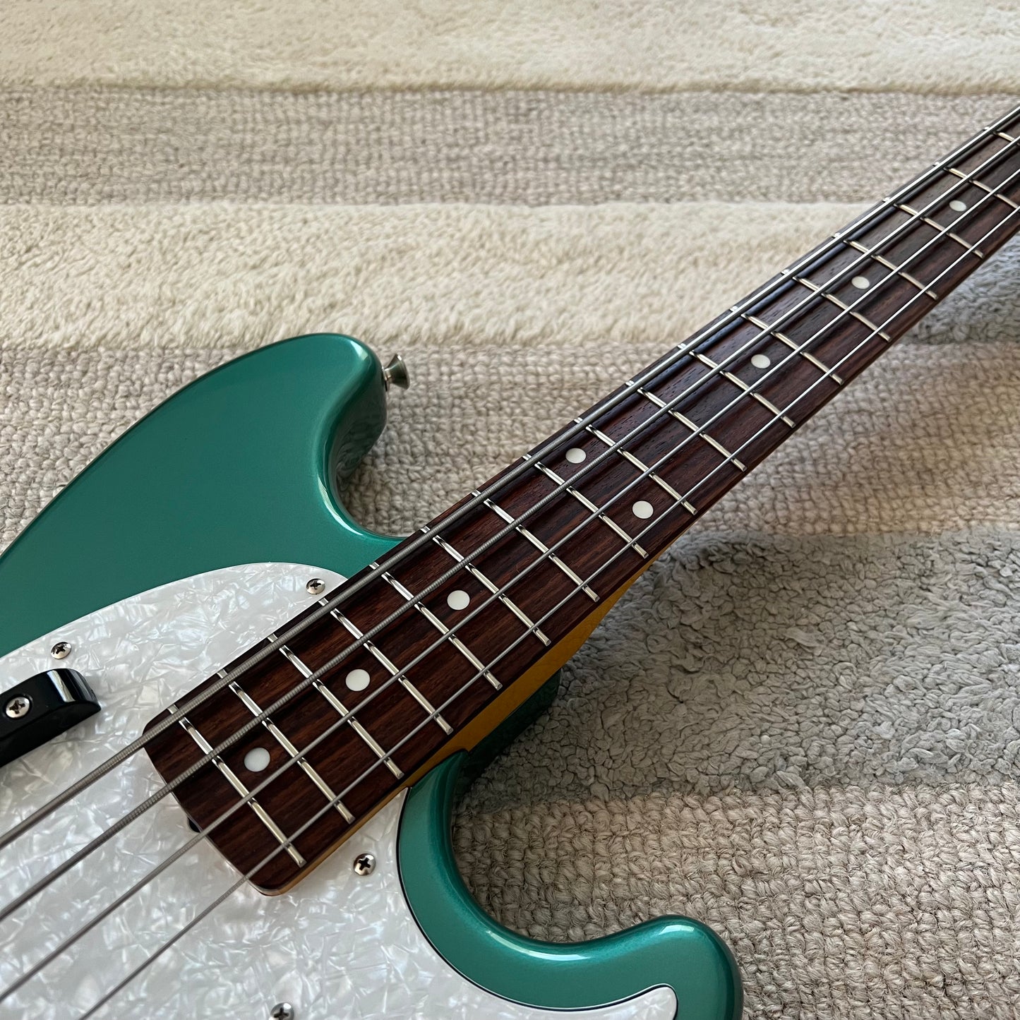 1999-2002 Fender Japan MB98-85CO MIJ '69 Reissue Mustang Bass in Ocean Turquoise Metallic
