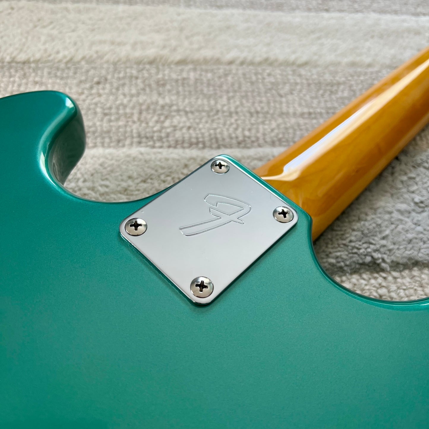 1999-2002 Fender Japan MB98-85CO MIJ '69 Reissue Mustang Bass in Ocean Turquoise Metallic